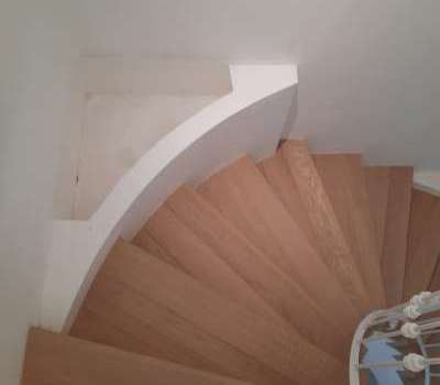 Scala curva con alzata e pedata senza torello