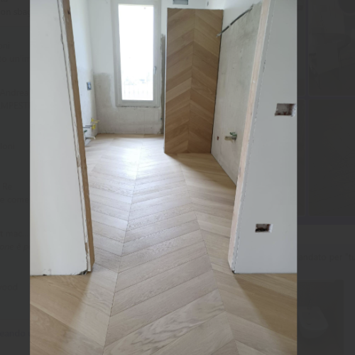 Spina ungherese con angoli 30/60° finitura naturale super opaca ad effetto 