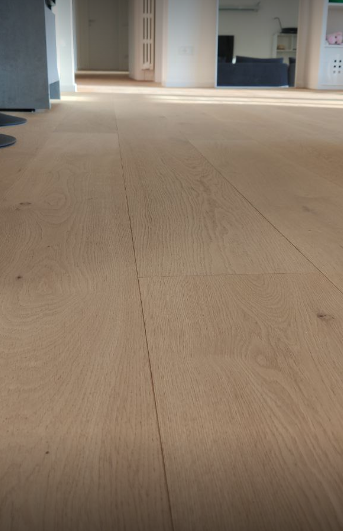 Lucida il parquet in modo naturale: il mix perfetto per renderlo come nuovo